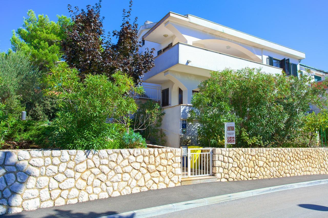Apartments Vlatko Krk Town Buitenkant foto